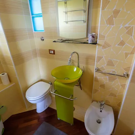 Axia Terme B&b, 4 Min Dal Centro Storico - Park Privato